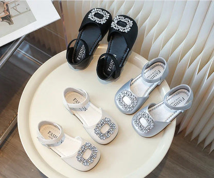 New Children's Sandals Summer Rhinestone Buckle Sandals for Girls Fashion Elegant Kids Princess Causal Wedding Flat Sandals Soft