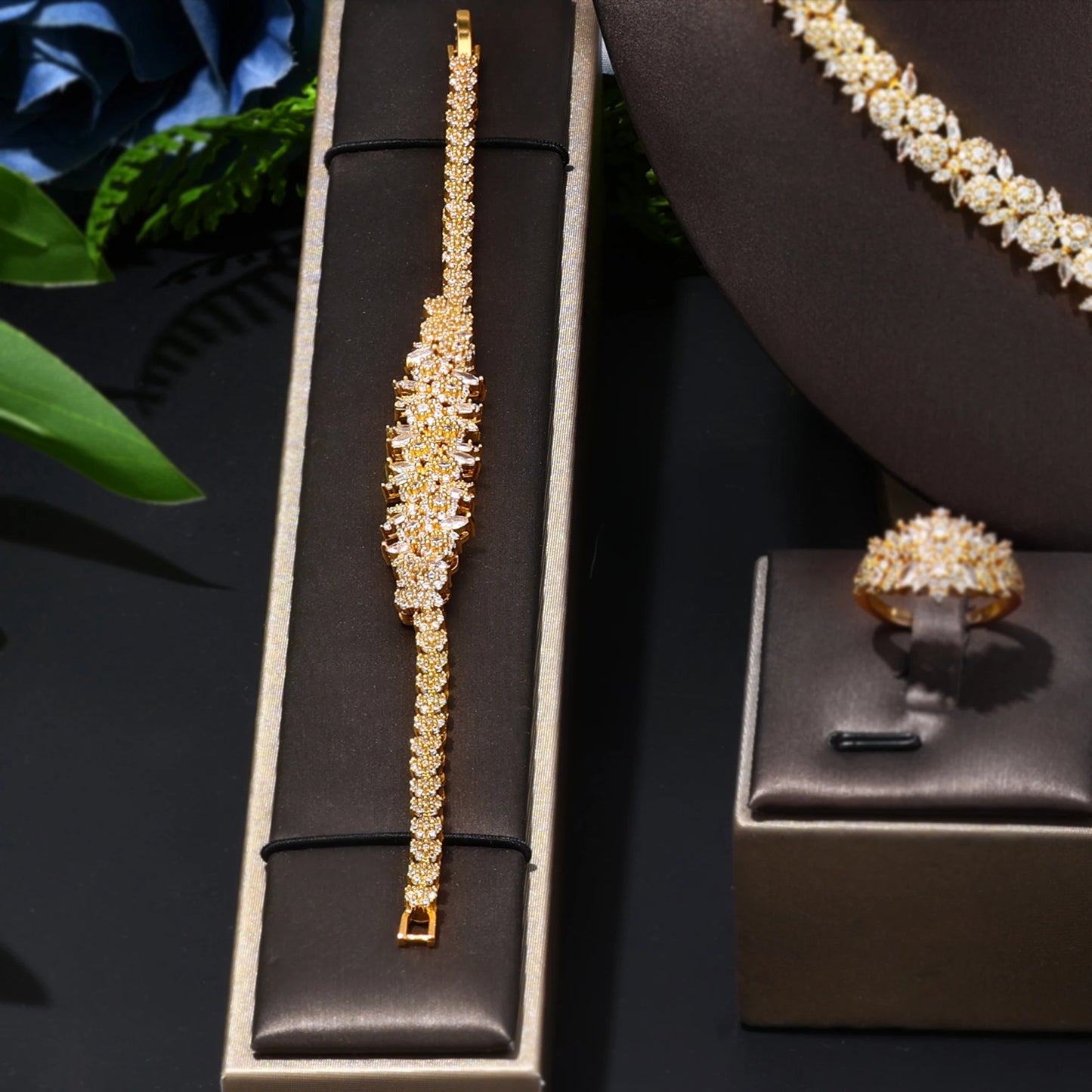 Fashion Emirados Árabes Unidos Dubai Zircônia Cúbica Conjunto Completo de Joias de 4 Peças para Mulheres Banhado a Ouro Acessórios de Noiva Nigerianos