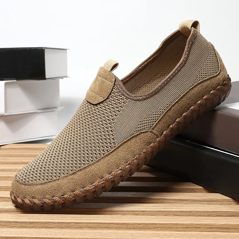 Breathable Men Casual Shoes Lightweight Outdoor Male Walking Shoes Anti-slip Men's Sneakers Slip on Flats Vulcanized Shoes 2025