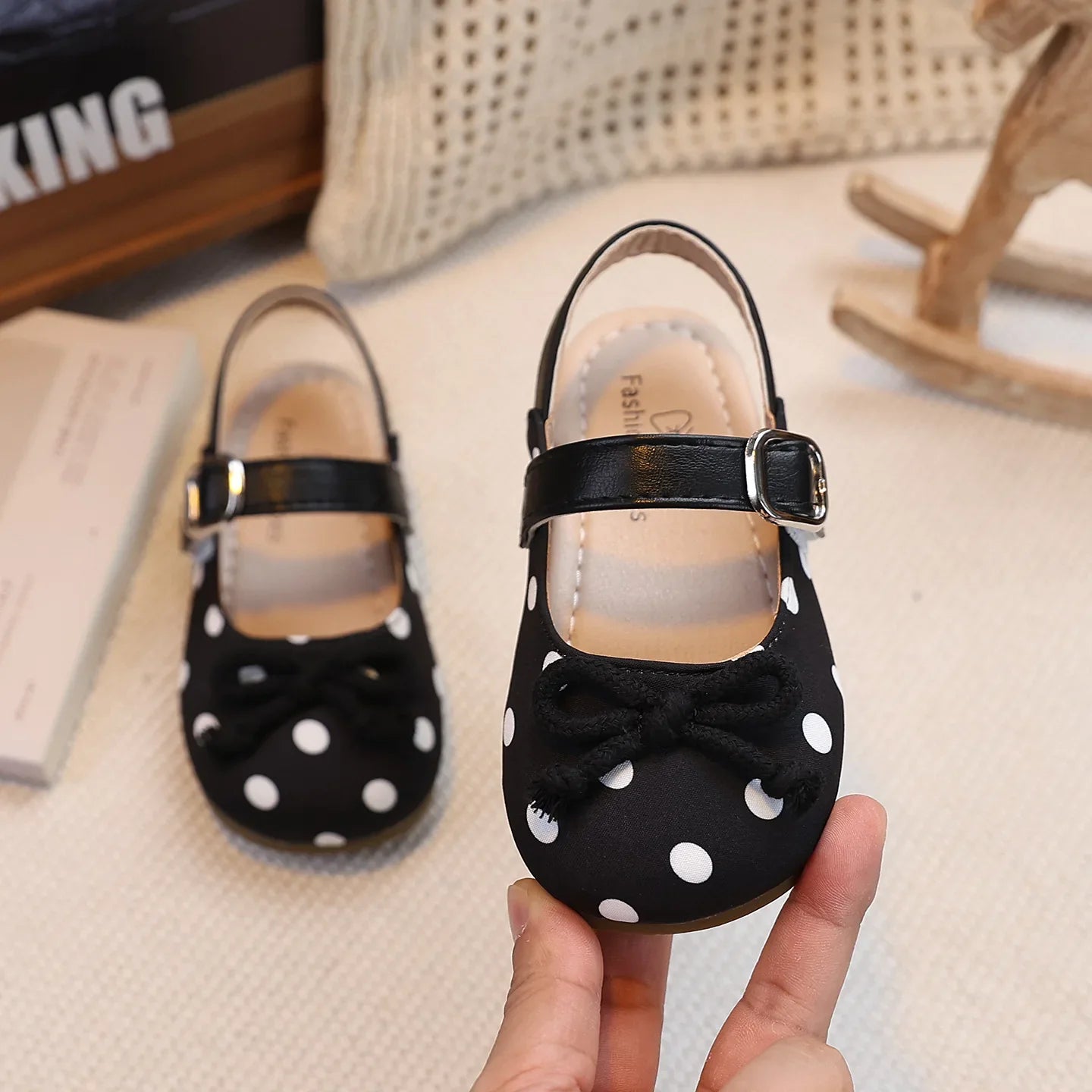 2026  Spring Autumn New Baby Shoes Cute Polka Dot Bow Girls Hollow Children's School Student Loafer Flats
