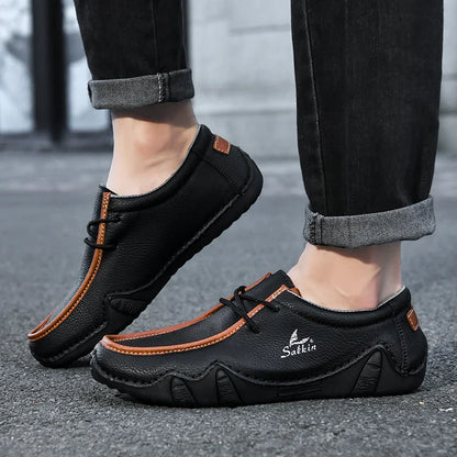 Novos Tênis Masculinos Casuais de Couro Feitos à Mão da Moda 2024 Design Sapatilhas Masculinas Mocassins Respiráveis Cano Baixo Sapatos Flats Dirigir Tamanho Grande