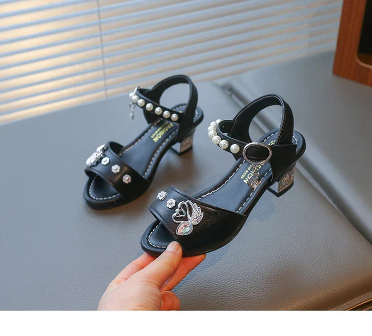 Girls Shiny Rhinestone Flowers Leather Sandals 2026 New Summer Toddler Strappy Sandals Hight Heel Soft Sole Princess Style Shoes