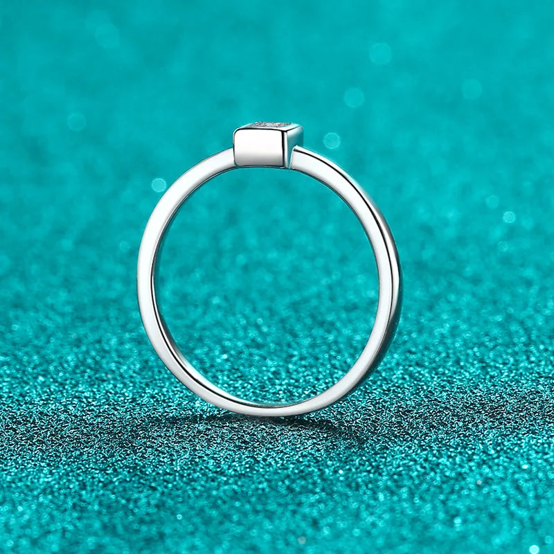 0.3CT 3*3MM Princess Cut Moissanite Rings for Women 100% Sterling Silver 925 Plated 18k Party Classic Jewelry Wholesale