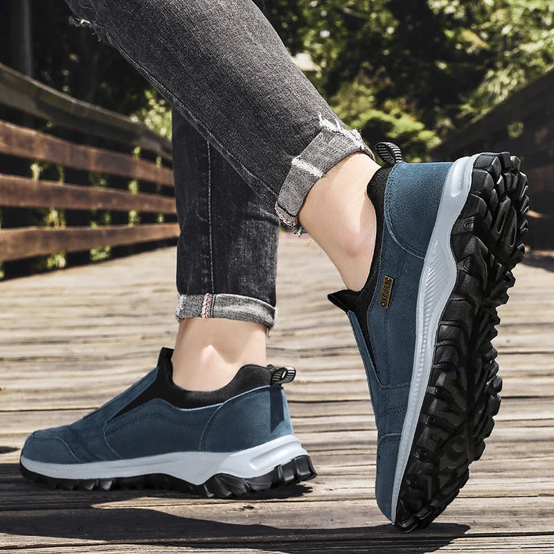 2025 New lightweight casual sports shoes, men's plaque-sized running shoes, loafers, walking and outdoor hiking shoes