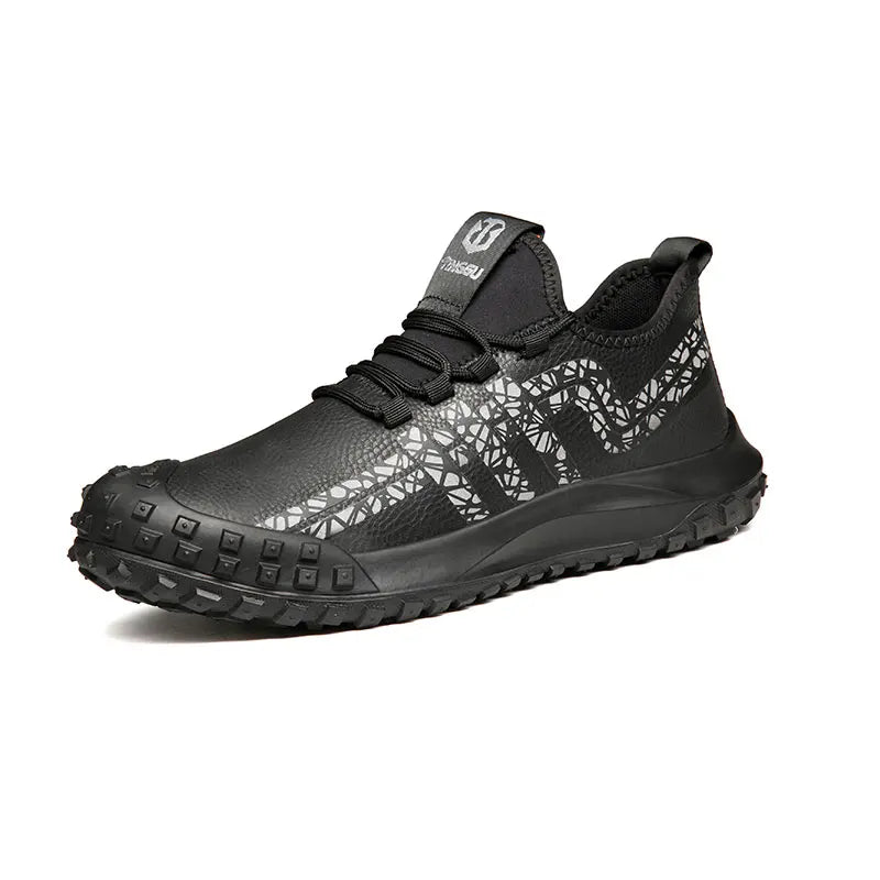New insulated anti smashing, anti piercing, anti slip, and anti splashing work shoes for men's safety shoes