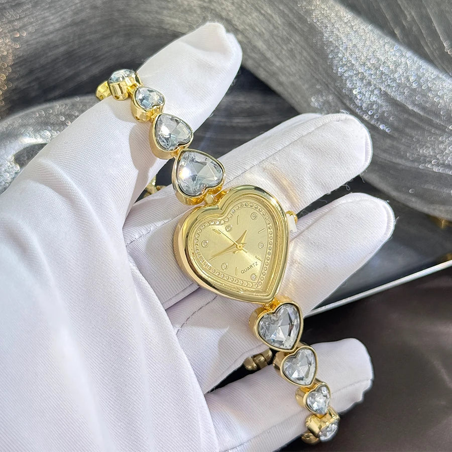 Women's heart-alloy case Sparkly cute heart-shaped glass rhinestone bracelet Elegant stylish quartz watch