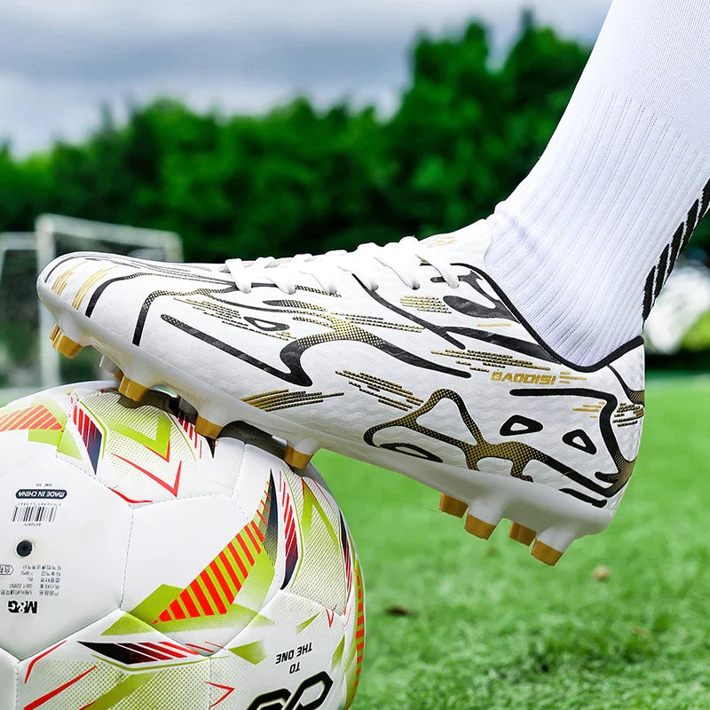 Soccer Shoes Child Football Shoes Outdoor Non-Slip Futsal Shoes Kids Sneakers Boys Low-cut Lightweight Children's Sports Shoes