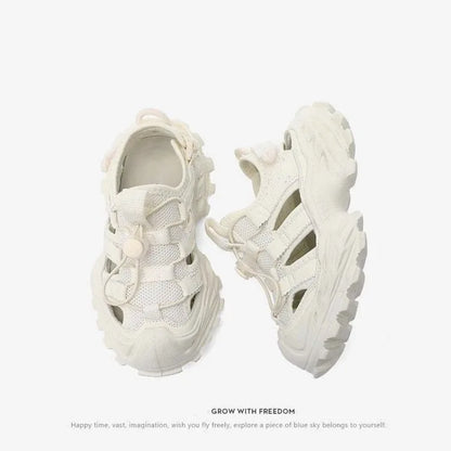 2026 New Boys' White Sports Sandals Summer Closed Toe Beach Shoes with Hollow Out Design for Children