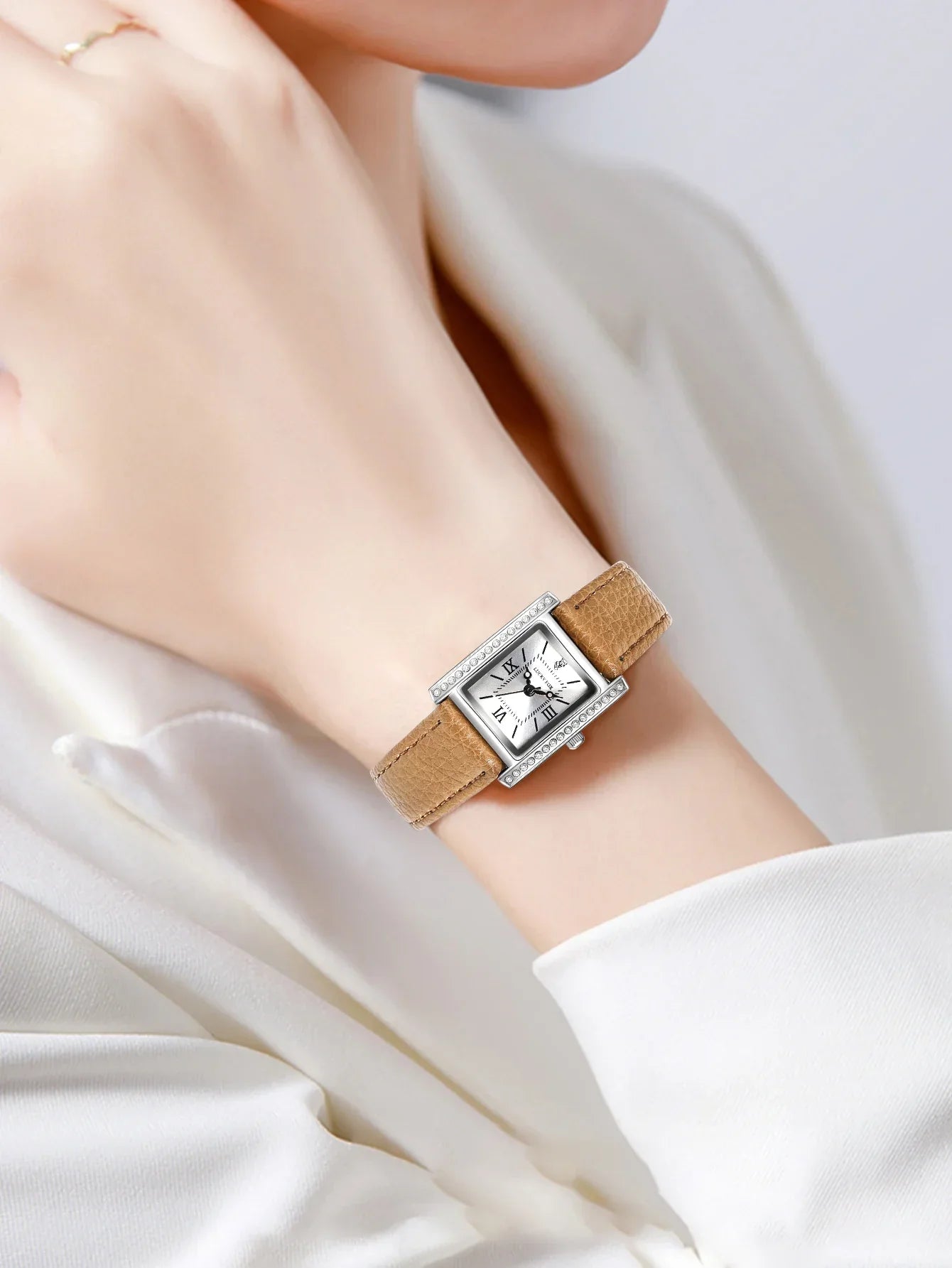 Woman Watches Diamond design Laides Quartz Wristwatches Elegant Women's Clock Luxury watch