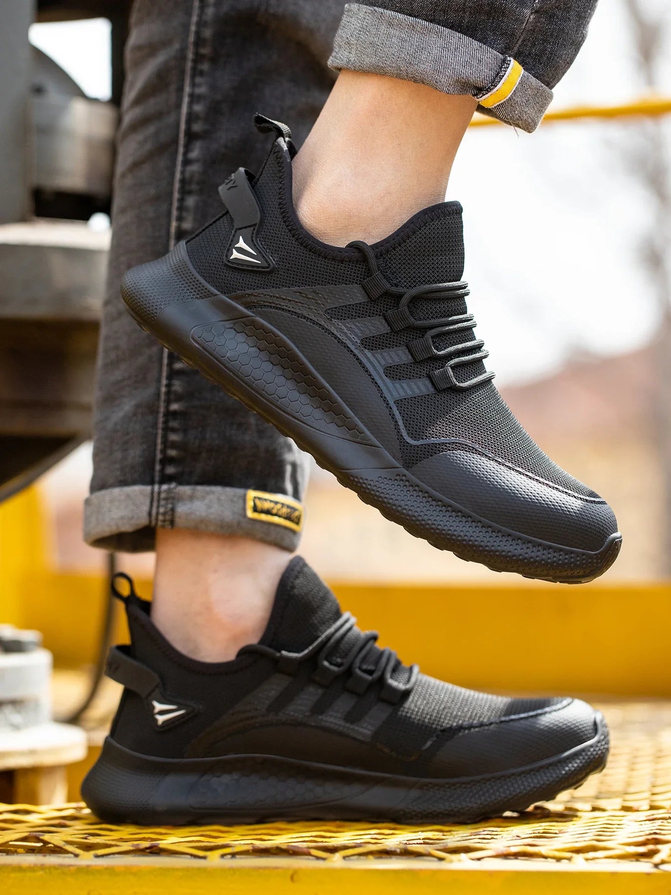 Men Safety Shoes For Work Safety Boots Protect Breathable Anti-smash Steel Toe Sport Work Sneakers Construction Security Boots