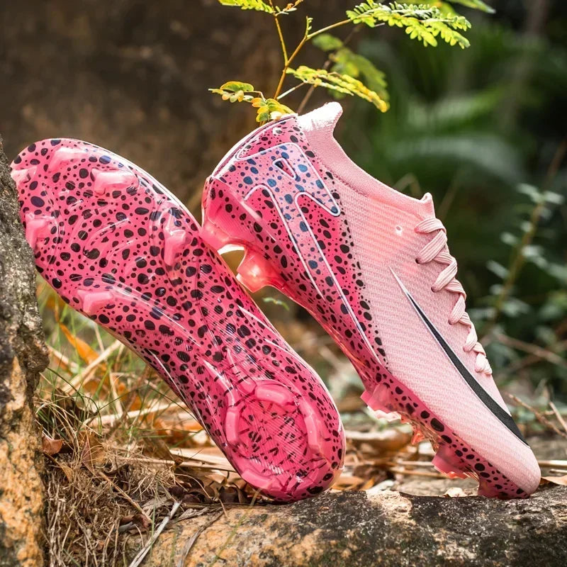 New Men Soccer Shoes Professional Football Boots Grass Outdoor Sport Non-Slip Training Shoes Match Sneakers Ultralight Unisex