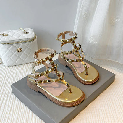 Summer New Kids Sandals Girls Princess Rivet Sandals Soft Children Beach Shoes Fashion Roman Sandals Size 26-36 Versatile