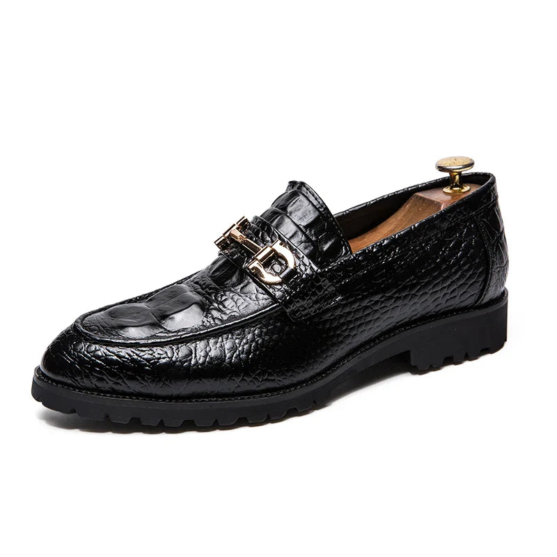 Sapatos sociais masculinos de couro bico fino casual de negócios formal detalhe de metal preto
