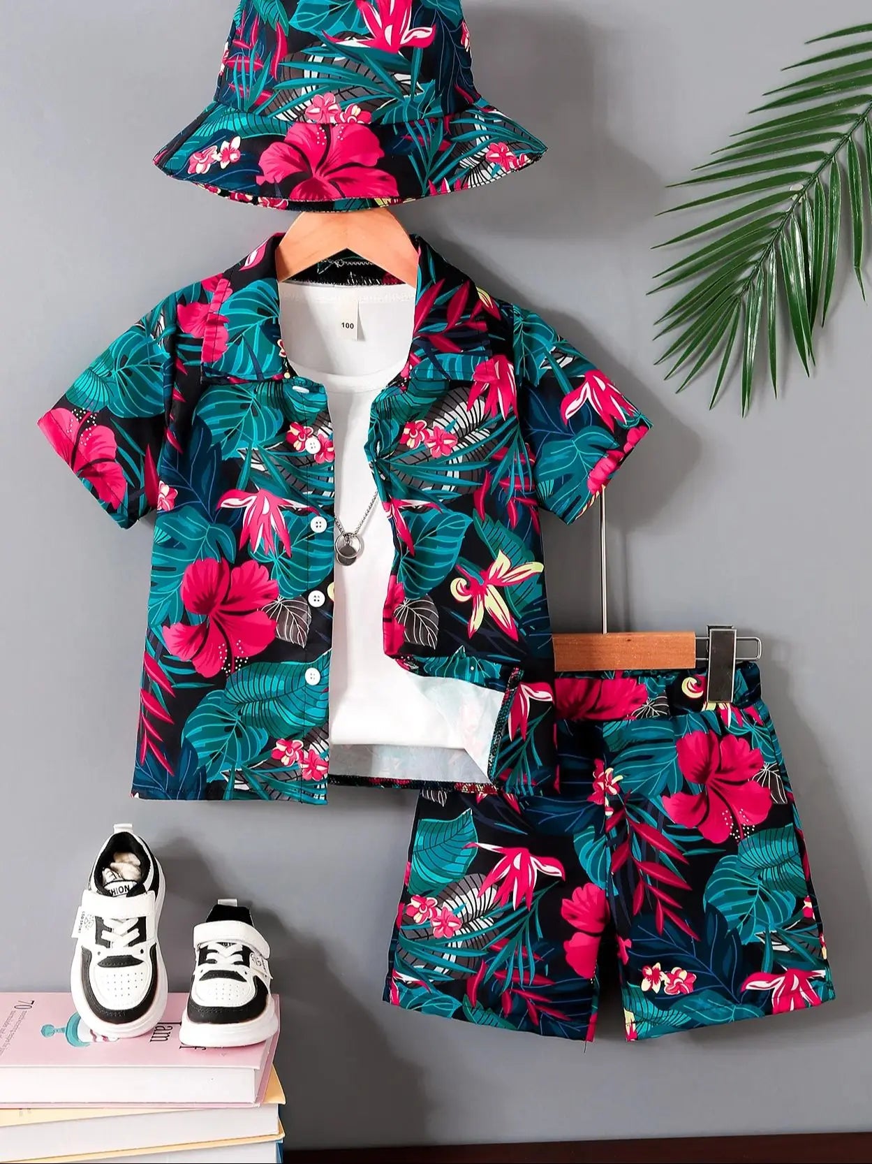 3-piece set of boys' fashionable shirts and shorts suit with floral print all over & same color elastic waist shorts & hat