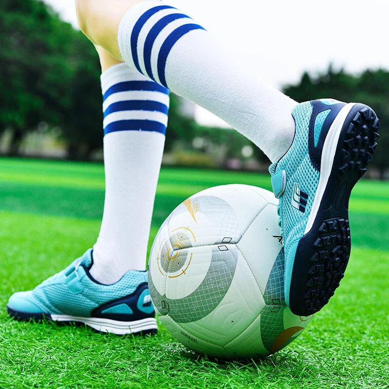New Boys and Girls Football Shoes with Rubber Soft Nails for Comfortable and Breathable Professional Boys and Girls Football Sho
