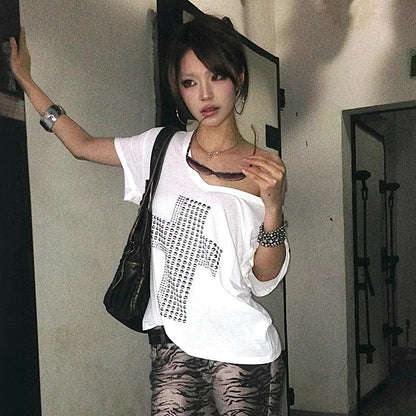 Camiseta Karrram Japonesa Y2k com Estampa de Cruz de Metal Blusas Transparentes Decote V Estilo Trashy Anos 2000 Vintage Harajuku Manga Curta Streetwear Grunge