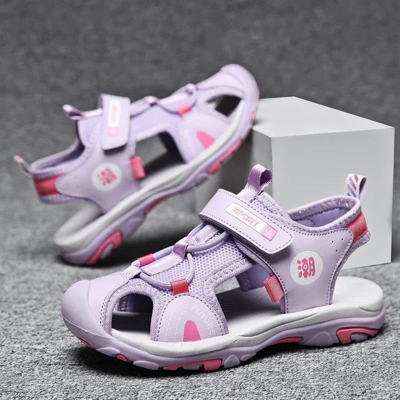 A pair of children's summer toe-covering sports sandals, wear-resistant outdoor beach shoes, size 28-39，MQ-9019