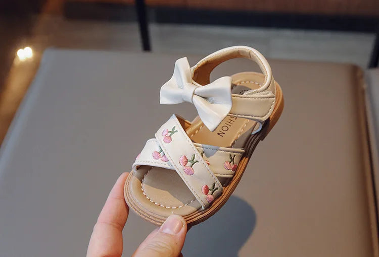 Baby Girls Leather Sandals Princess Sweet Kids Beach Sandals Summer New Children Toddlers Bow Sandals Embroidery Fruit Fashion