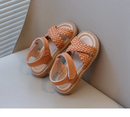 Toddlers Girls Sandals Kids Princess Beach Shoes 2026 Brand New Cross Tied Weave Style Fashion Children Summer Sandals Soft Cute