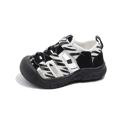 Children's sandals, boys' toe cover beach shoes, Summer 2025 girls' outdoor walking baby sports sandals