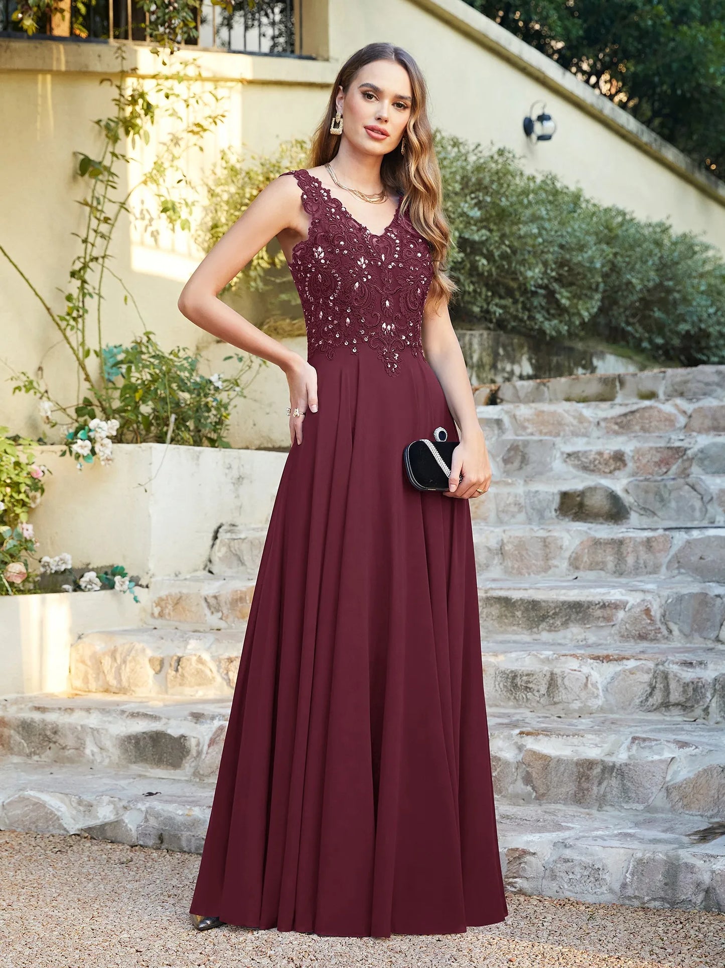 Vestido de festa de casamento em azul marinho com chiffon, renda, bordado, decote em V, cristal, sem mangas, elegante, formal, para madrinha de casamento