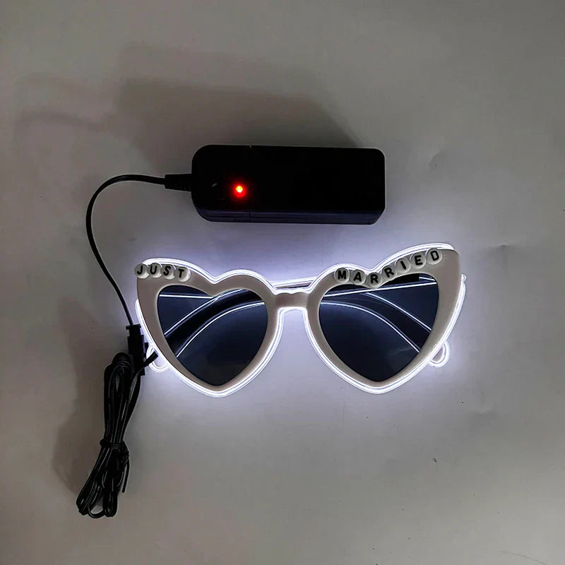 LED Just Married Glasses Wedding Bride To Be Surprise Gift Couple Glasses Souvenirs Glowing Heart Glasses Married Sunglasses