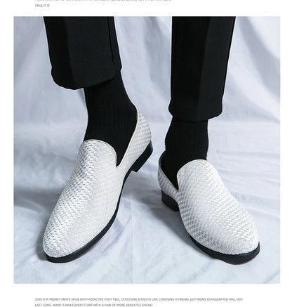 2023 New Velvet Men Loafers Luxury Brand Shoes Slip on Pointed Toe Party Wedding Shoes Fashion Men Loafers Black Wine Red Flats