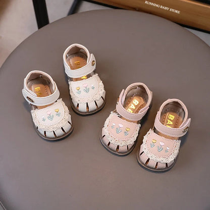 Platform Sandals Retro Children's Shoes Fashion Flroal Sandals for Baby Girl Beach Shoes Beautiful School Kids Shoe Girls H06019