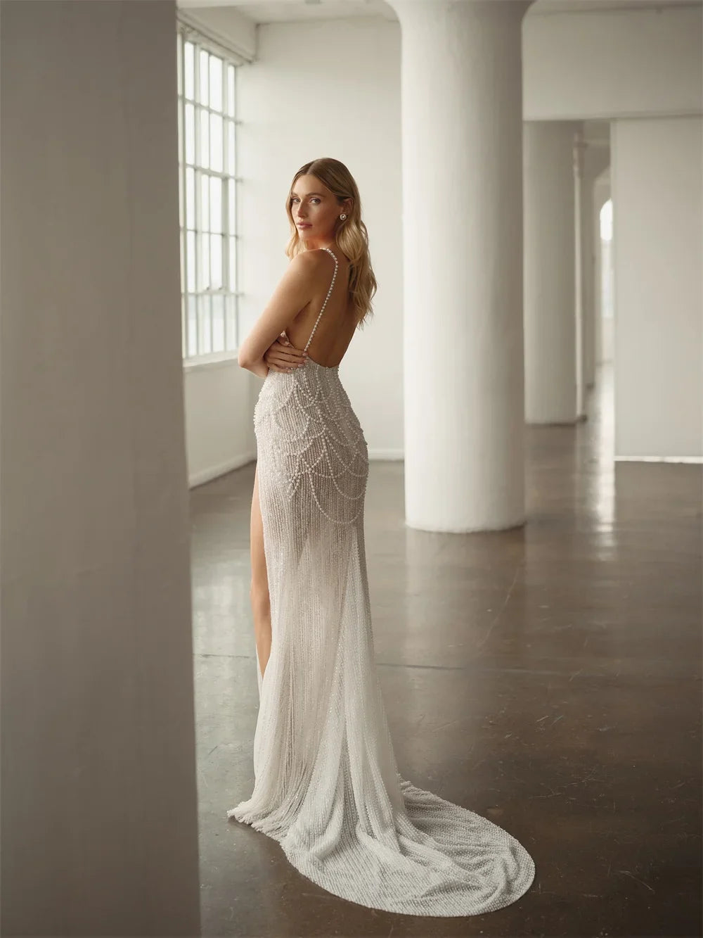 Customized White Spaghetti Strap Wedding Dresses Sleeveless Backless Side High Split Bridal Gown 2025 Mermaid Wedding Gown