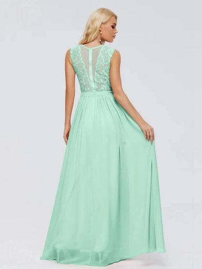 Elegante Vestido de Madrinha Verde Menta com Corpete de Renda Floral e Saia Fluida de Chiffon - Vestido de Gala Sem Mangas para Festa de Casamento