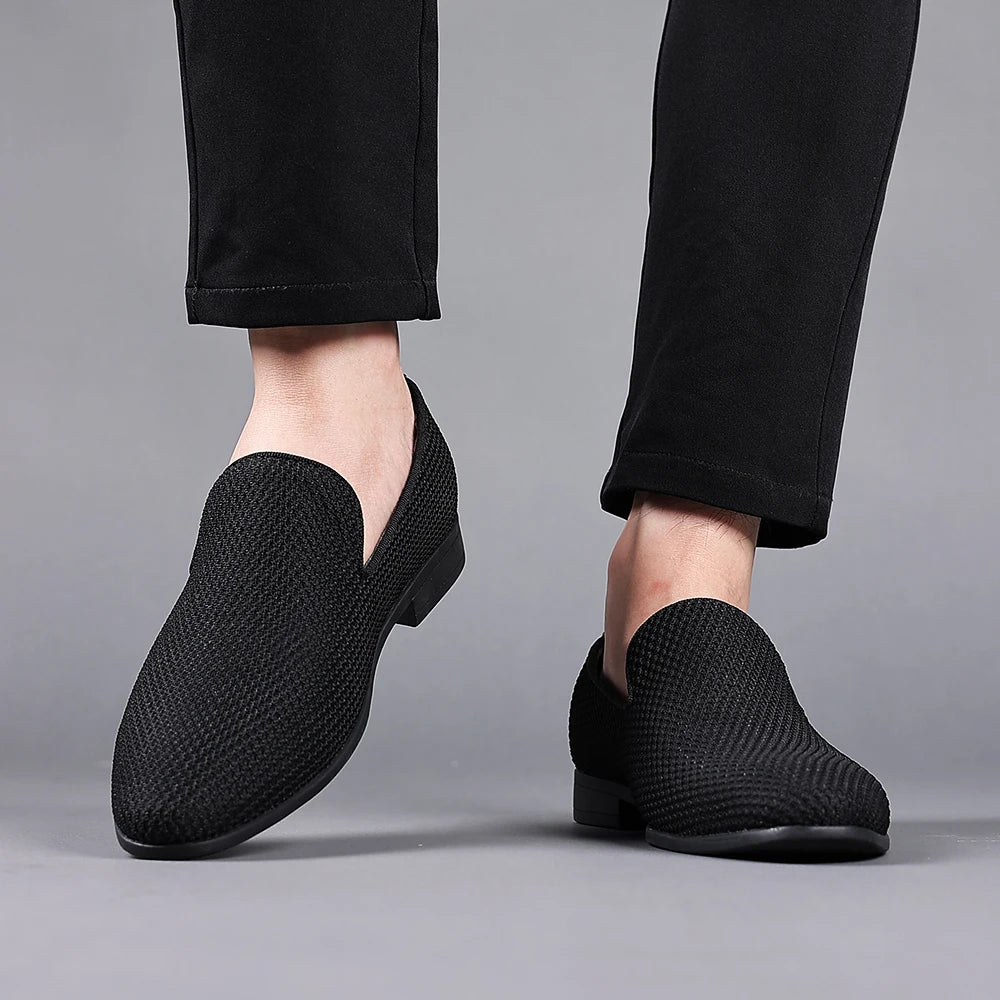 Mocassins Masculinos em Tela Respirável e Resistente ao Desgaste, Bico Fino, Sola de Borracha, Cano Baixo, Tamanhos Grandes, Sapatos Casuais Slip-On, Estilo Slip-On Simples