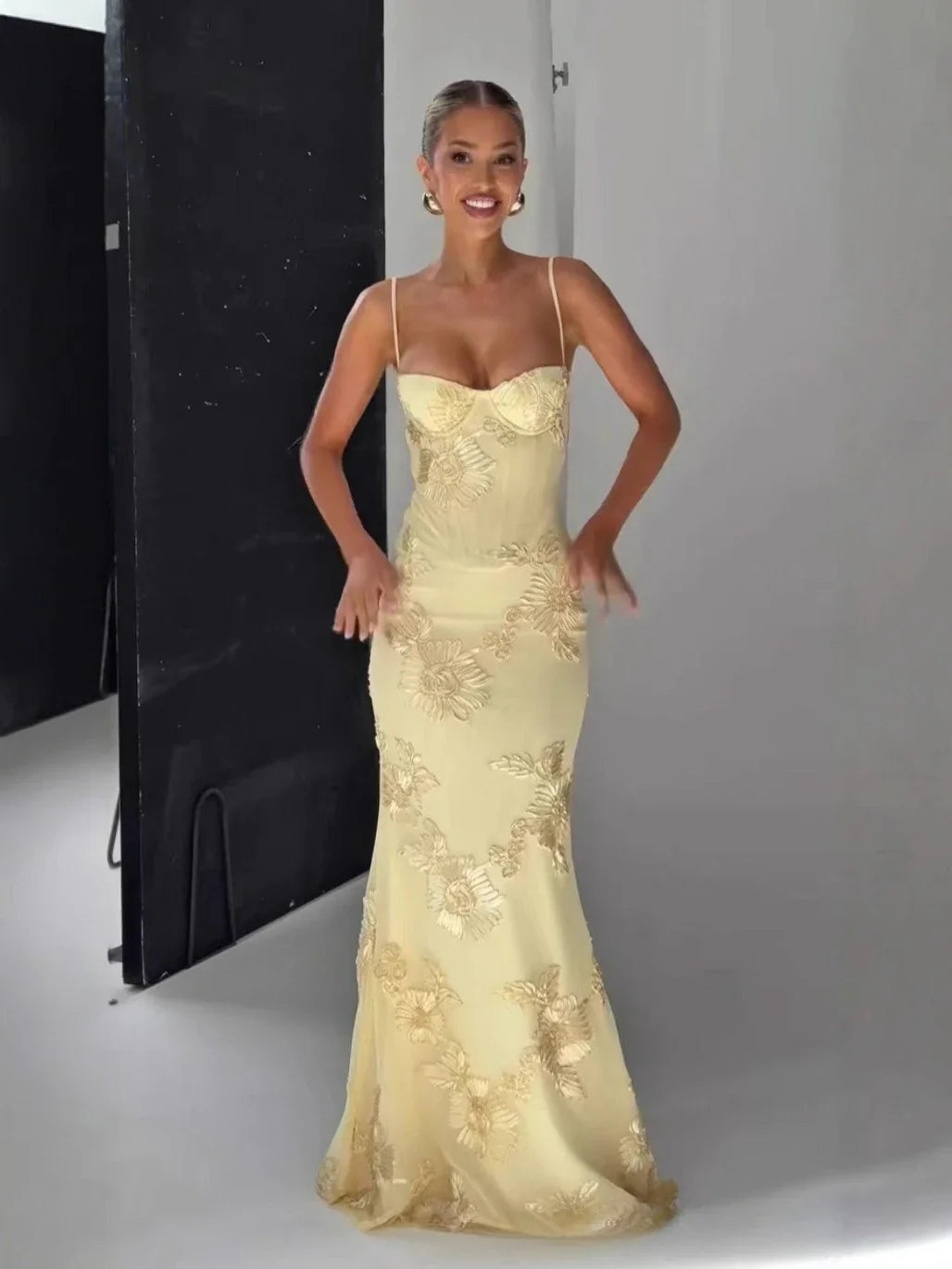 Women Maxi Backless Dress Sexy 3D Floral Embroidery Mermaid Gown Yellow Formal gala Prom Party Dress Long