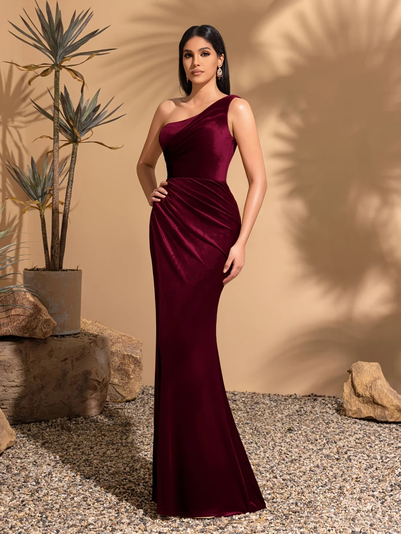 One-shoulder pleated slit velvet dress, elegant and chic dress