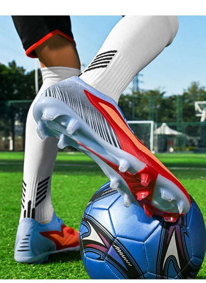 New Football Shoes Professional Low-top Soccer Field Cleats Outdoor Breathable Athletic Spikes Youth Boys Football Shoes Unisex
