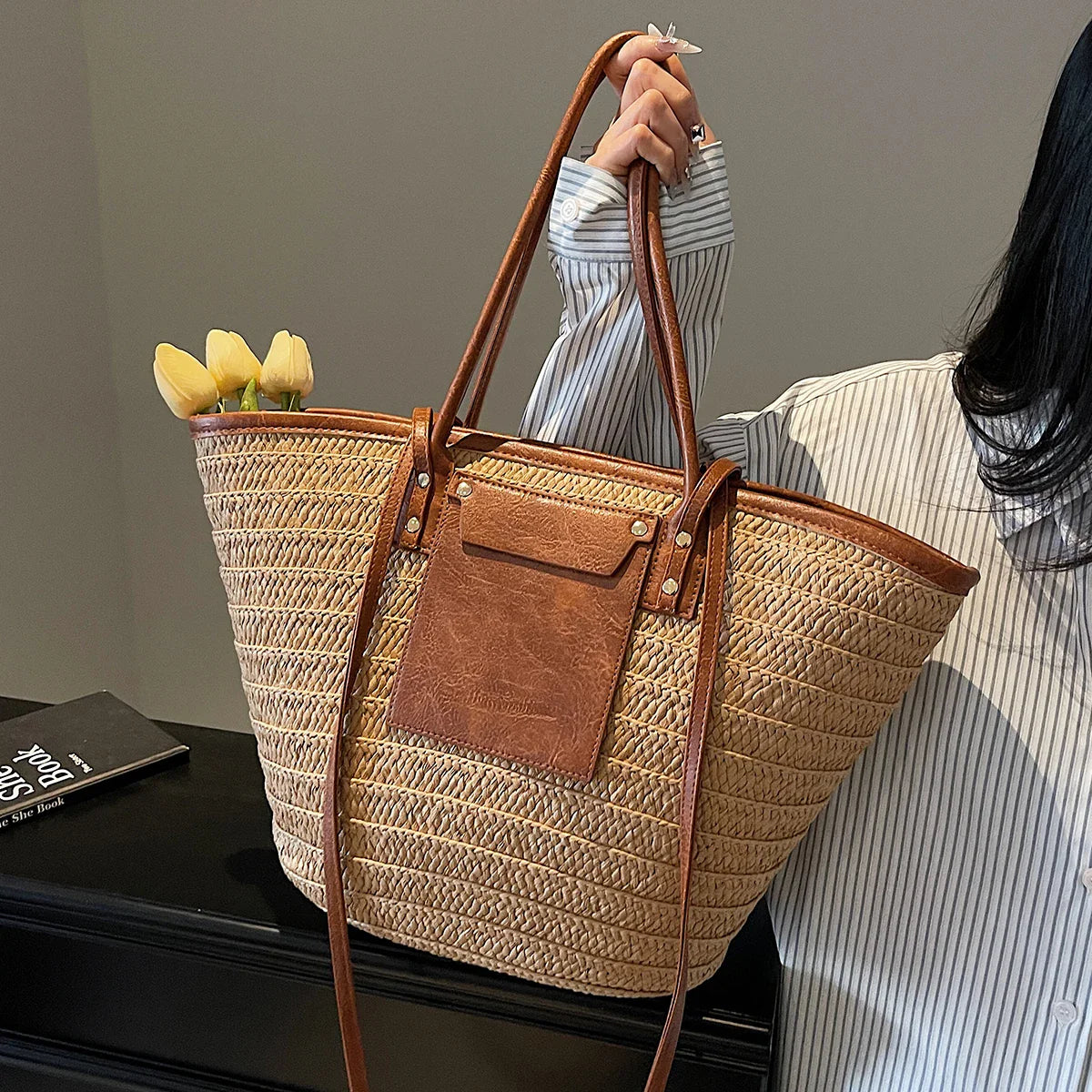Single-Shoulder Bag, Forest-Style Straw Woven Bag for Women, Beach Vacation Woven Beach Bag, Summer Handmade Bag, New Style to Match with Skirts, Large Tote Bag for Commuting, Work, and Travel