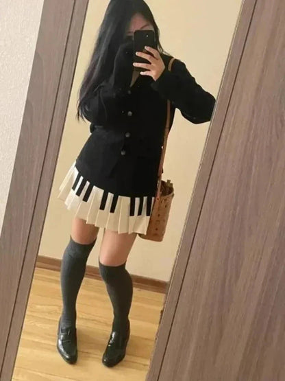 Spring Women Piano Skirt Black White Contrast Pleated Mini Skirt Y2K Harajuku Empire Waist Slim Short Skirt Streetwear