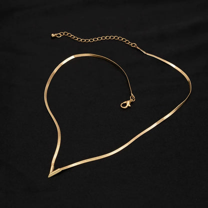 Fashion Simple Flat Snake Clavicle Chain Necklace Men Creative V Shape Pendant Choker Party Jewelry Accessories Gifts
