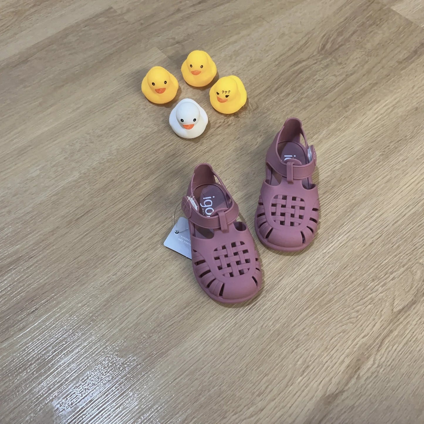 Boys Girls' Solid Color Casual Baotou Roman Sandals Baby Kids Jelly Beach Shoes Children's Soft Sole Non-slip Sandals SO125