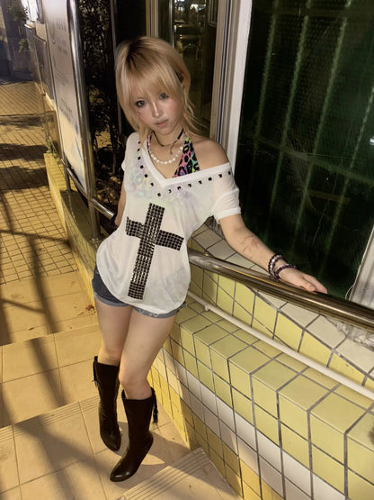 Karrram Camiseta Japonesa Y2k com Estampa de Cruz Metálica Vintage Harajuku Manga Curta Translúcida Tops Trashy Anos 2000 Gola V Streetwear Grunge