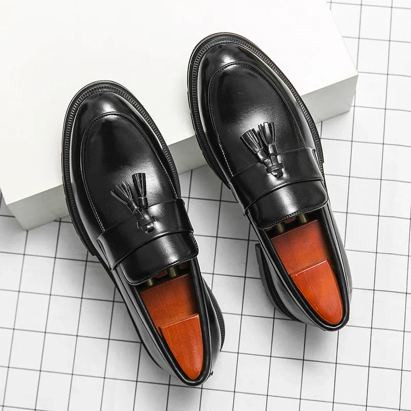Men's Dress Shoes Classic Social Brogues Casual Leather Shoes For Men Formal Office Wedding Shoes Male Tassel Leather Loafer Man