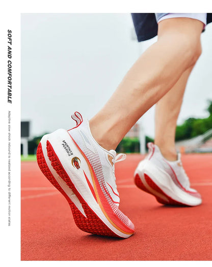 Sapatos de corrida esportivos casuais masculinos e femininos de moda com superfície de malha respirável, suporte de placa de carbono e sola de borracha resistente ao desgaste