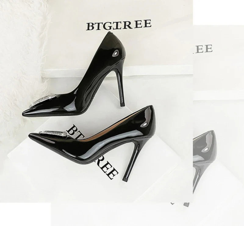 American Banquet High Heels Slim Heels Shiny Patent Leather Shallow Mouth Pointed Toe Shining Rhinestone High Heels Single Shoes