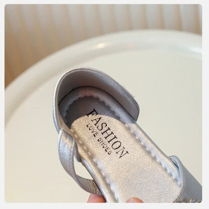 New Children's Sandals Summer Rhinestone Buckle Sandals for Girls Fashion Elegant Kids Princess Causal Wedding Flat Sandals Soft