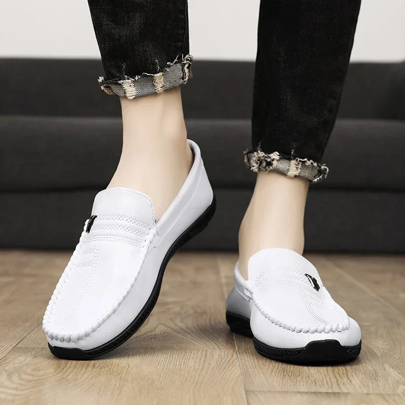 Sapatos Casuais de Couro Masculino Fashion Slip on Italiano Mocassins Formais Marca de Luxo Confortáveis Mocassins Masculinos Sapatos Masculinos Macios para Dirigir