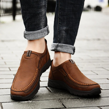 Fashion Leather Men Casual Shoes Retro Mens Loafers Moccasins Breathable Slip on Driving Shoes Mens Walking Sneakers Size 39-48