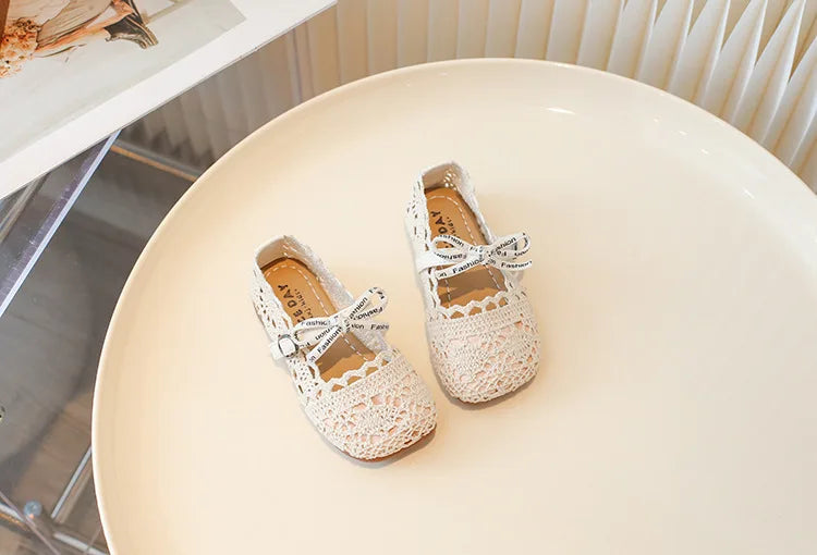 Children's Baotou Sandals Spring Summer New Princess Girls' Woven Hollow Soft Bottom Anti slip Sneaker Bowknot Comfortable