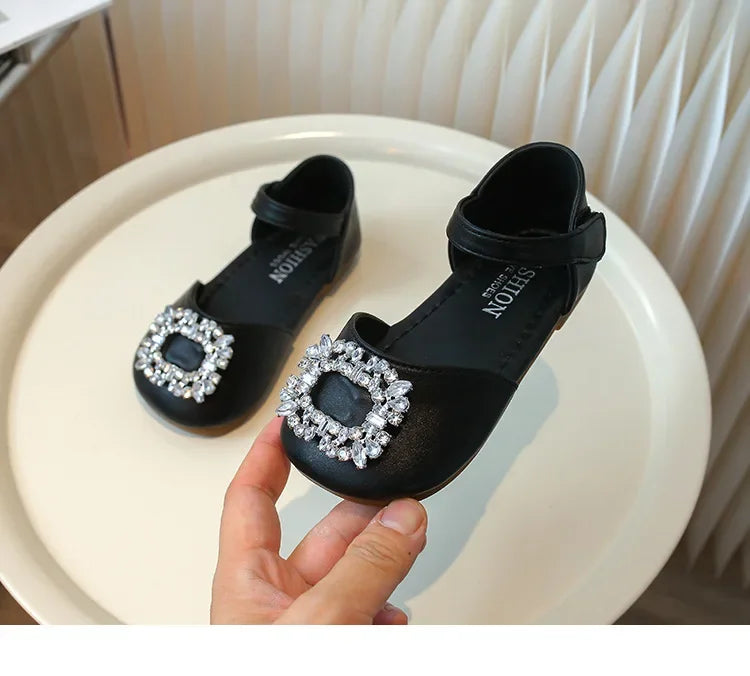New Children's Sandals Summer Rhinestone Buckle Sandals for Girls Fashion Elegant Kids Princess Causal Wedding Flat Sandals Soft