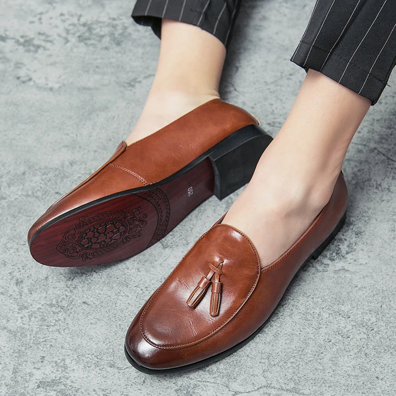 Fashion Tassel Formal Shoes 2025 New Classic Men Business Shoes Italy Luxury Moccasins Prom Men Casual Loafers Party Flats