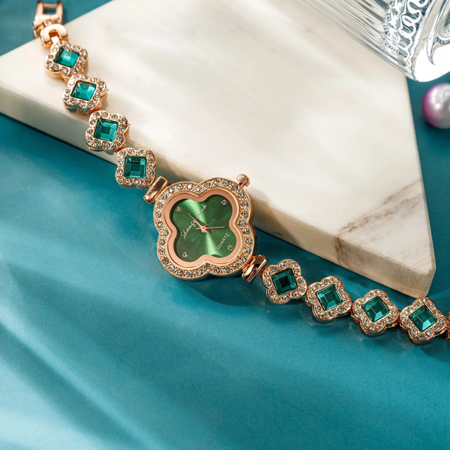Women Watch Vintage  Set Diamond es Small Green   Wrist  No Box