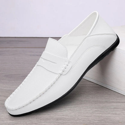 Men's plus size slip on casual shoes Four seasons new soft sole outdoor driving shoes white shoes youth Joker fashion tide shoes